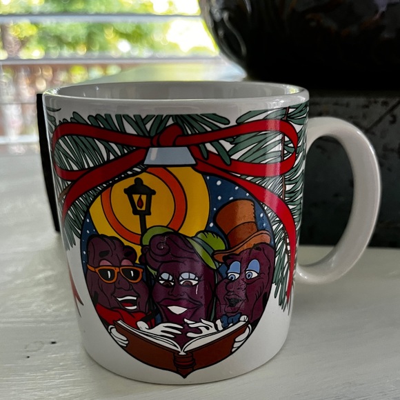THE CALIFORNIA RAISINS 80’s Christmas Coffee Mug